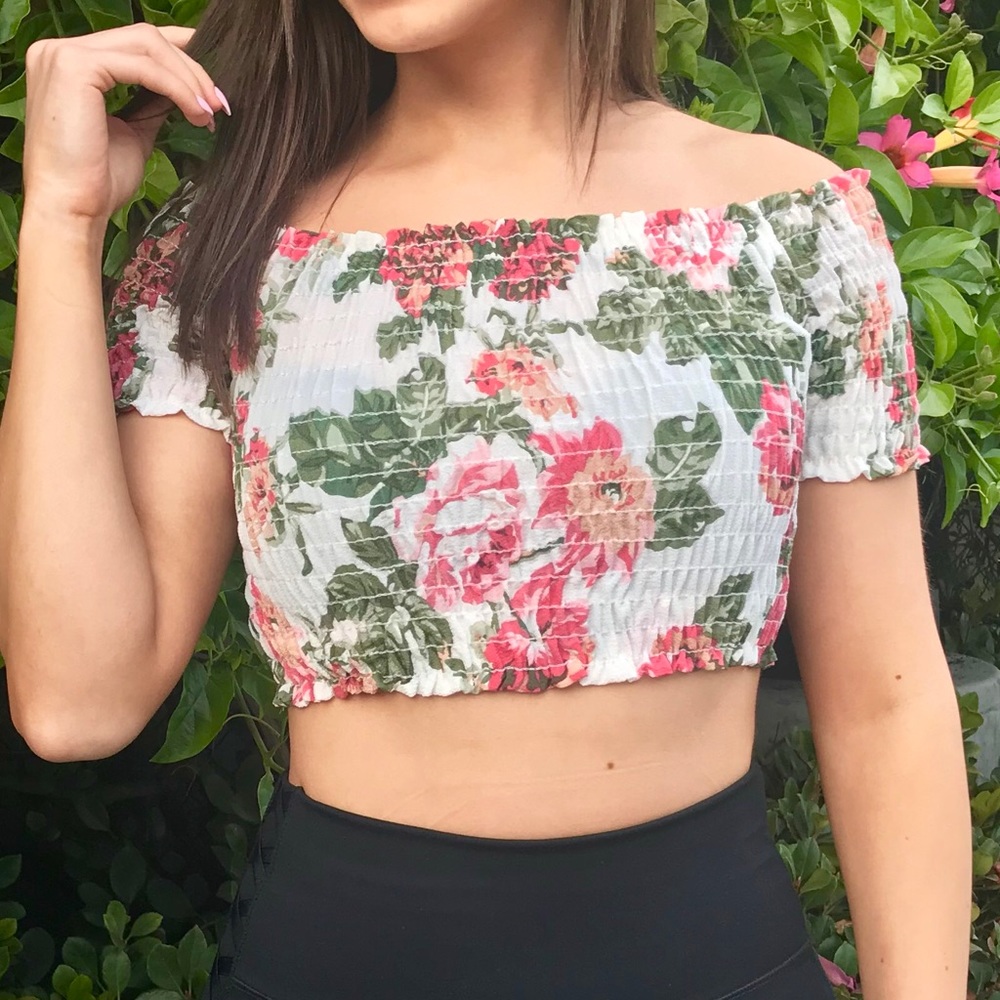 FASHIONNOVA CROP TOP